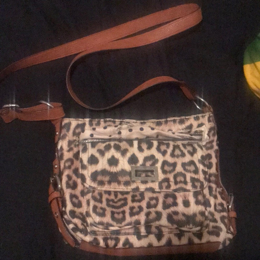 Cheata over the shoulder purse